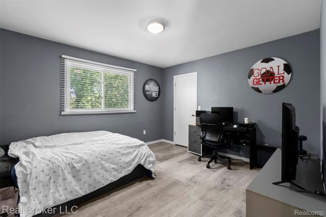 3195 Green Oaks Drive, West Bloomfield Charter Township, MI 48324