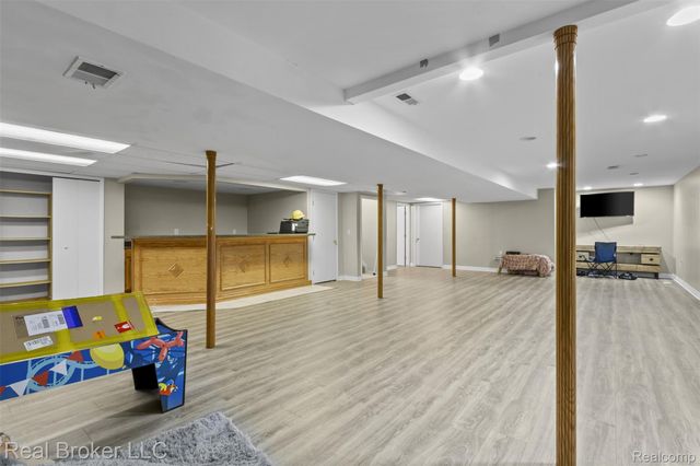 3195 Green Oaks Drive, West Bloomfield Charter Township, MI 48324