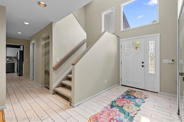 3195 Green Oaks Drive, West Bloomfield Charter Township, MI 48324