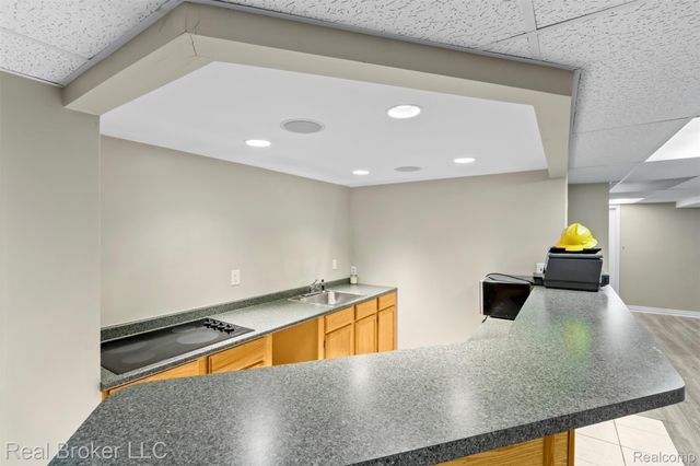 3195 Green Oaks Drive, West Bloomfield Charter Township, MI 48324