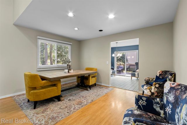 3195 Green Oaks Drive, West Bloomfield Charter Township, MI 48324