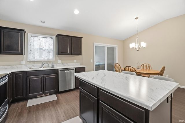 2215 Caeser Trail, Fort Wayne, IN 46818