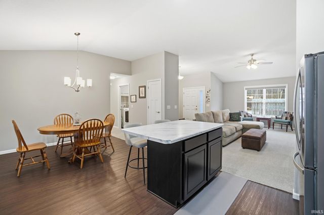 2215 Caeser Trail, Fort Wayne, IN 46818