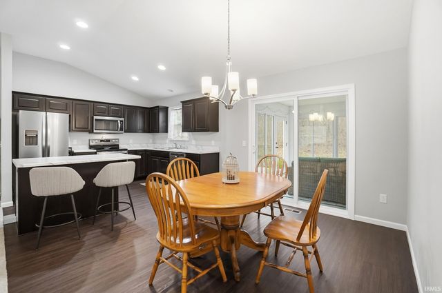 2215 Caeser Trail, Fort Wayne, IN 46818