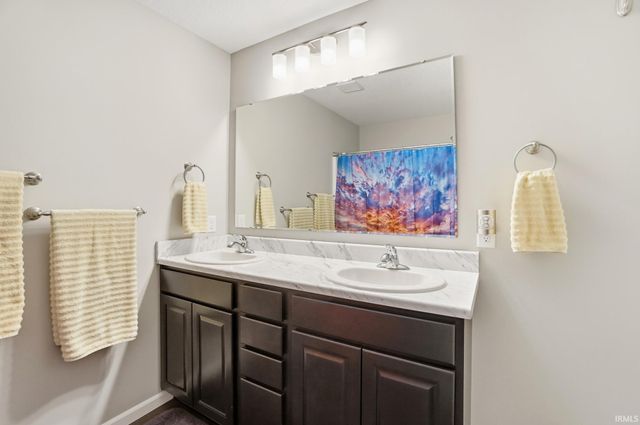 2215 Caeser Trail, Fort Wayne, IN 46818