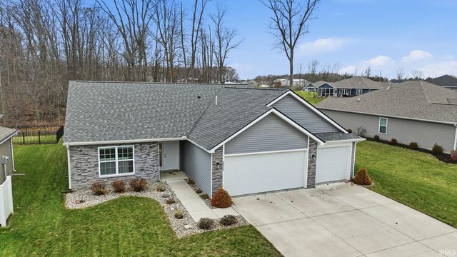 2215 Caeser Trail, Fort Wayne, IN 46818