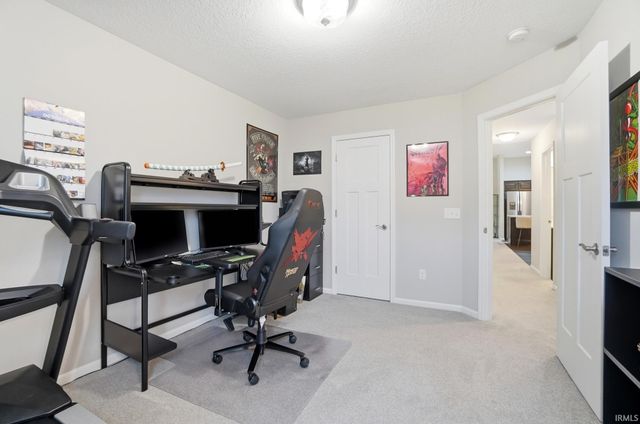 2215 Caeser Trail, Fort Wayne, IN 46818