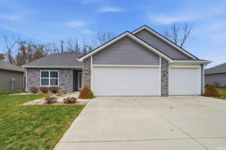2215 Caeser Trail, Fort Wayne, IN 46818
