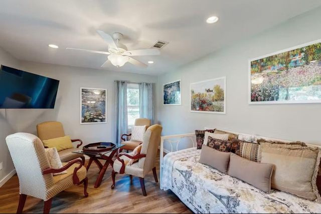 2102 Belaire DR, Granite Shoals, TX 78654