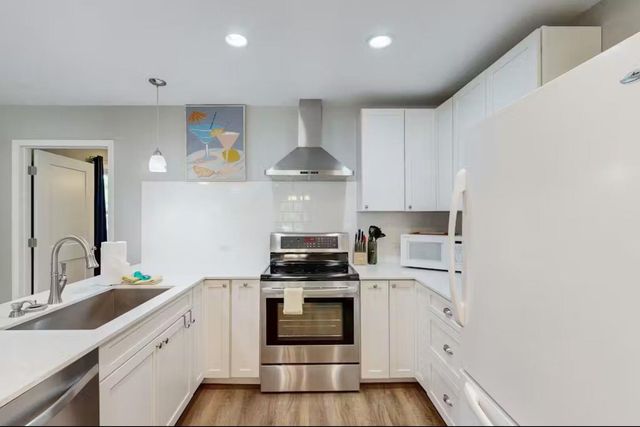 2102 Belaire DR, Granite Shoals, TX 78654