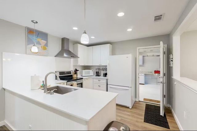 2102 Belaire DR, Granite Shoals, TX 78654