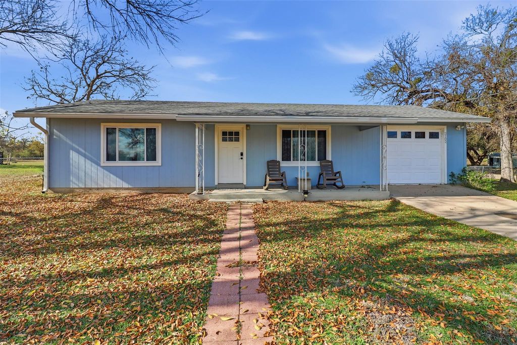 2102 Belaire DR, Granite Shoals, TX 78654