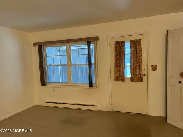 1021 Aberdeen Drive E, Lakewood, NJ 08701