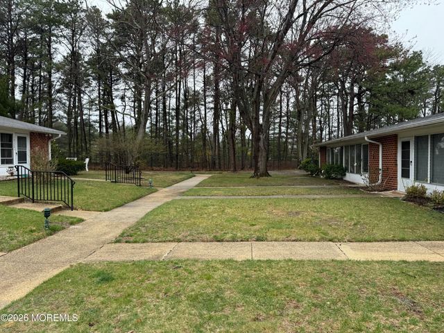 1021 Aberdeen Drive E, Lakewood, NJ 08701