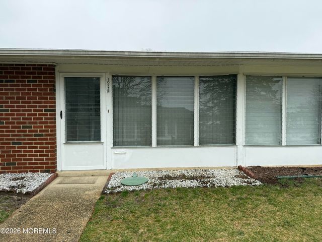 1021 Aberdeen Drive E, Lakewood, NJ 08701