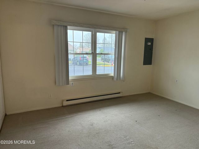 1021 Aberdeen Drive E, Lakewood, NJ 08701