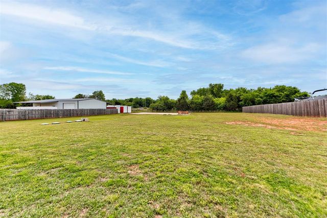 2390 County Road 1262, Blanchard, OK 73010
