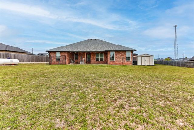 2390 County Road 1262, Blanchard, OK 73010