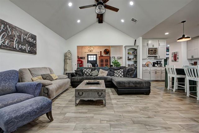 2390 County Road 1262, Blanchard, OK 73010