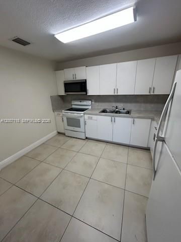 1828 NW 93rd Ter A, Miami, FL 33147