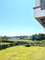20 Jackson Avenue 1, Stonington, CT 06355