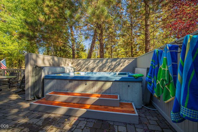17980 North Course Lane 17, Sunriver, OR 97707