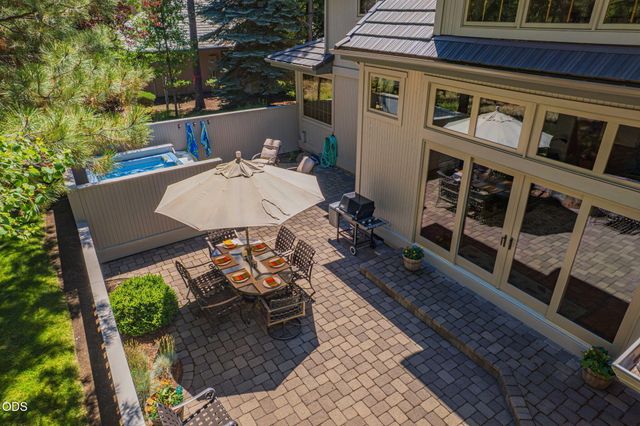 17980 North Course Lane 17, Sunriver, OR 97707