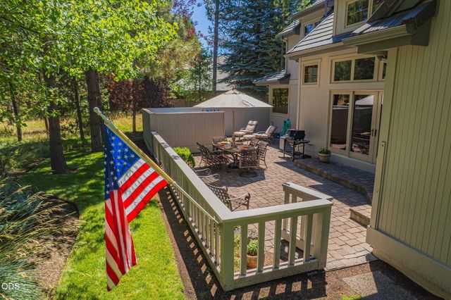 17980 North Course Lane 17, Sunriver, OR 97707