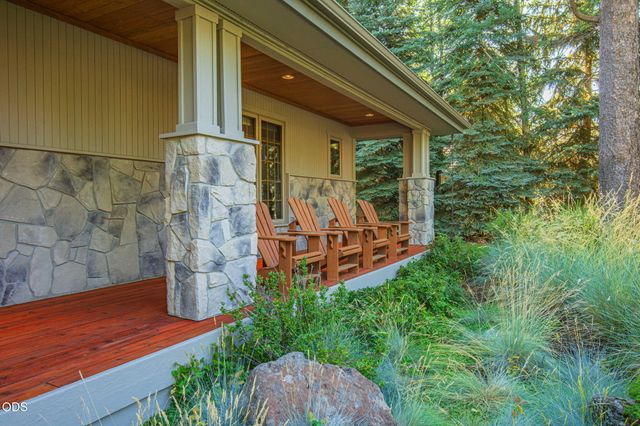 17980 North Course Lane 17, Sunriver, OR 97707