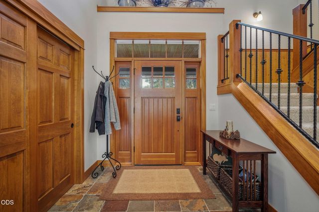 17980 North Course Lane 17, Sunriver, OR 97707