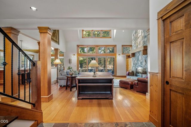 17980 North Course Lane 17, Sunriver, OR 97707