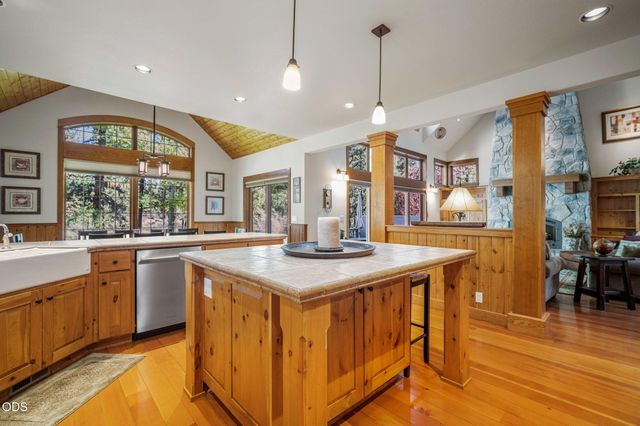 17980 North Course Lane 17, Sunriver, OR 97707