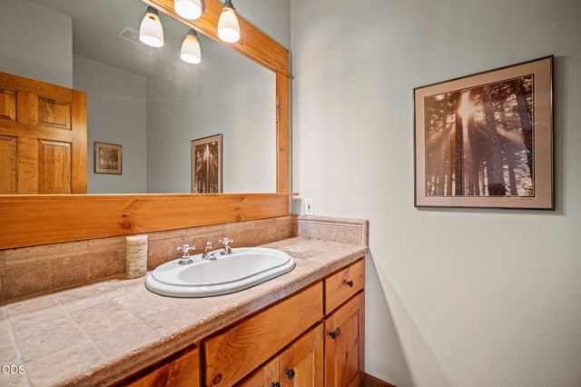 17980 North Course Lane 17, Sunriver, OR 97707