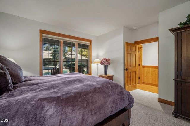 17980 North Course Lane 17, Sunriver, OR 97707