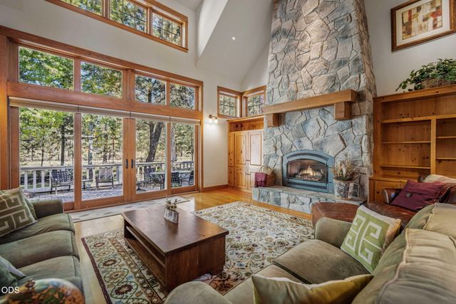 17980 North Course Lane 17, Sunriver, OR 97707
