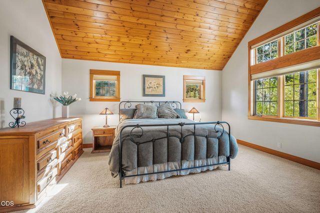 17980 North Course Lane 17, Sunriver, OR 97707