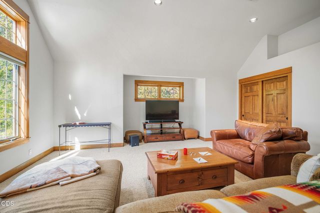 17980 North Course Lane 17, Sunriver, OR 97707