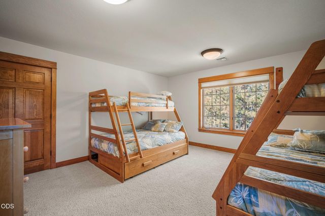 17980 North Course Lane 17, Sunriver, OR 97707