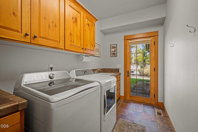 17980 North Course Lane 17, Sunriver, OR 97707