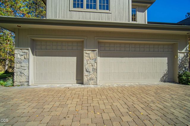 17980 North Course Lane 17, Sunriver, OR 97707