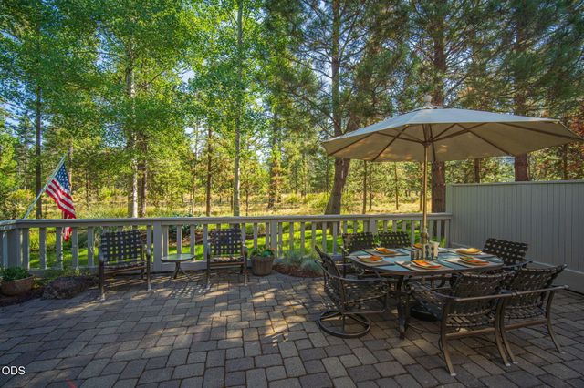 17980 North Course Lane 17, Sunriver, OR 97707