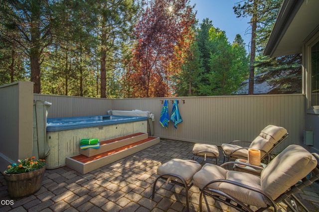 17980 North Course Lane 17, Sunriver, OR 97707
