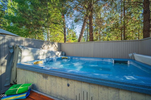 17980 North Course Lane 17, Sunriver, OR 97707
