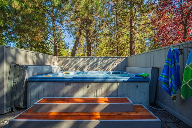 17980 North Course Lane 17, Sunriver, OR 97707