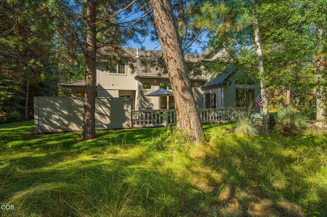 17980 North Course Lane 17, Sunriver, OR 97707