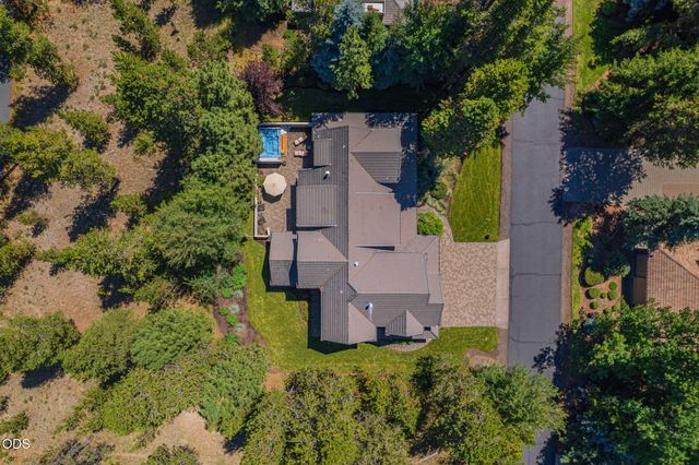 17980 North Course Lane 17, Sunriver, OR 97707