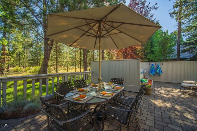 17980 North Course Lane 17, Sunriver, OR 97707
