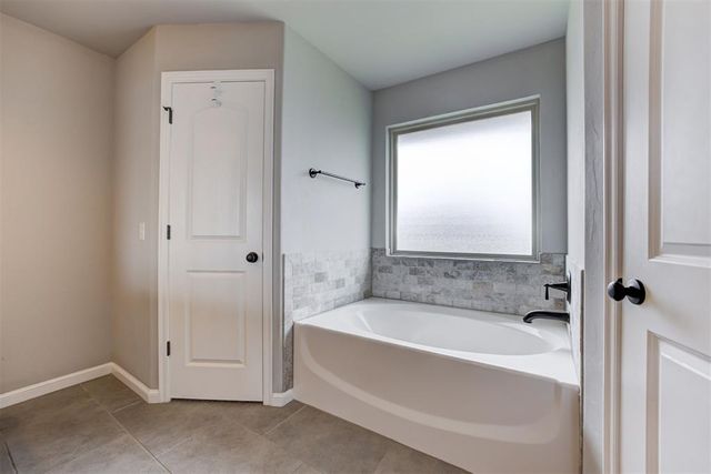 3916 Colefax Lane, Norman, OK 73026