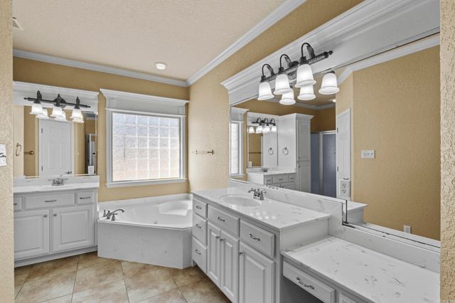 1925 Oakbrook, Sherwood, AR 72120