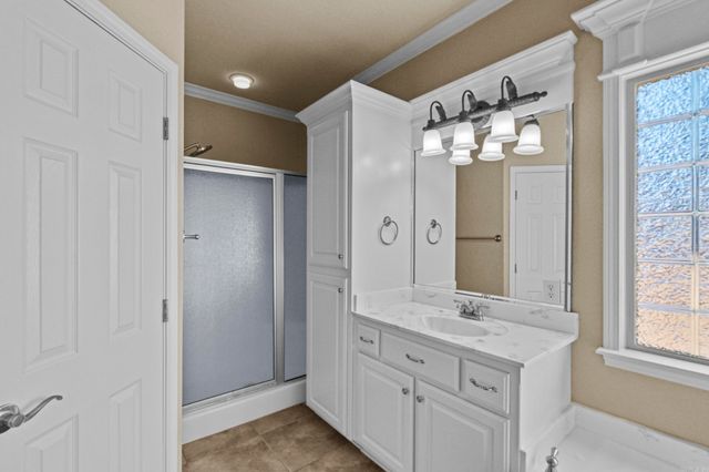 1925 Oakbrook, Sherwood, AR 72120